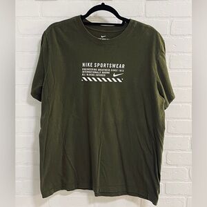 Nike men’s Army green t shirt